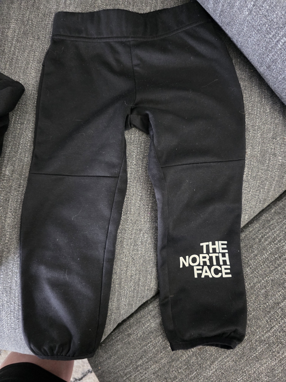 The North Face Black Sweat Joggers with White Logo 3 Ans